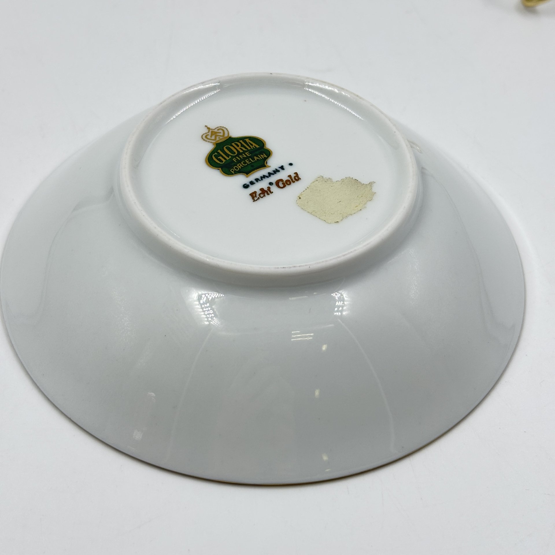 Салатник миниатюрный с ручкой, украшенный цветочным декором, Фарфоровая мануфактура «Gloria»