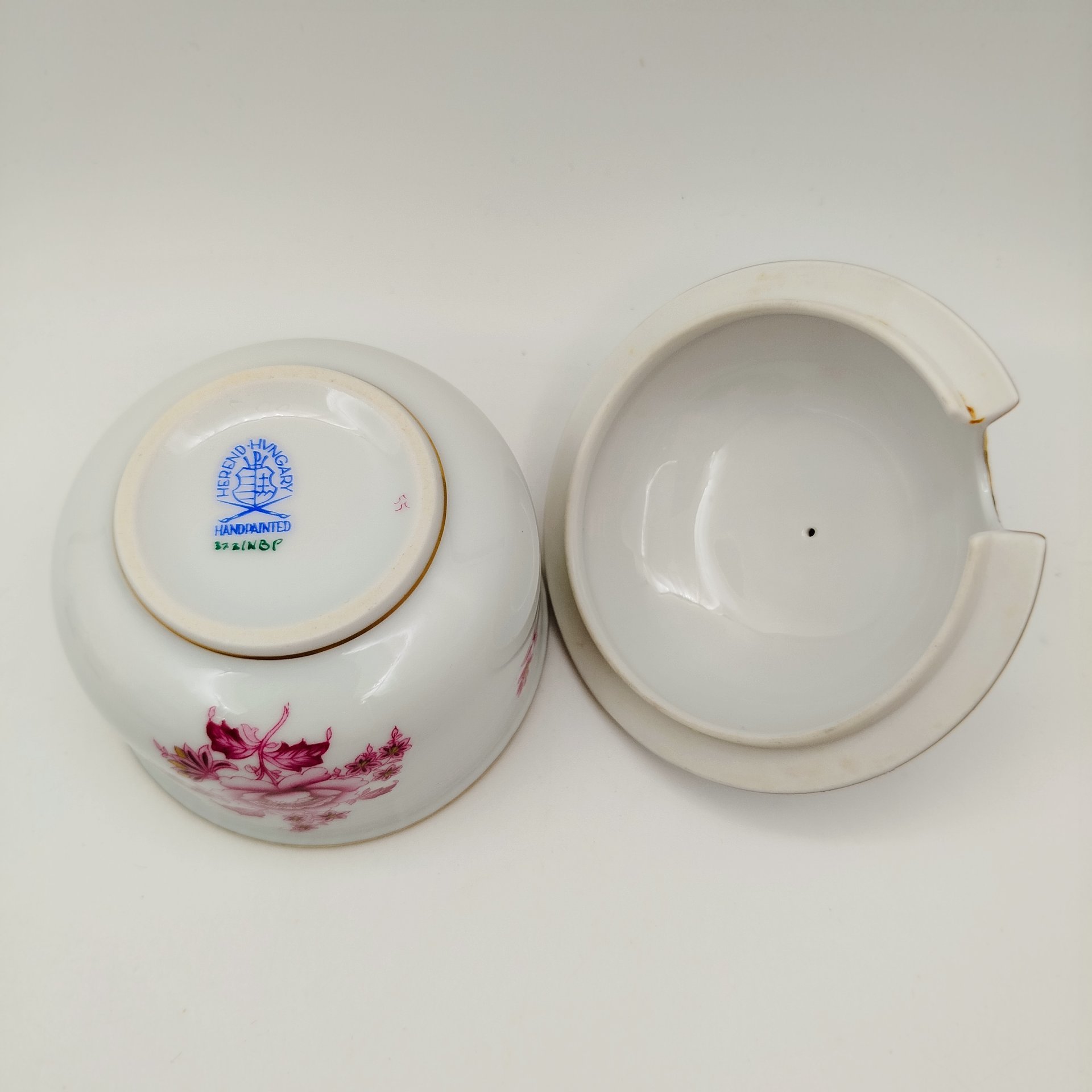 Емкость для сыпучих продуктов/соусов, выполненная в фирменном дизайне "Chinese Bouquet/Apponyi Purpur", Herend (Херенд)