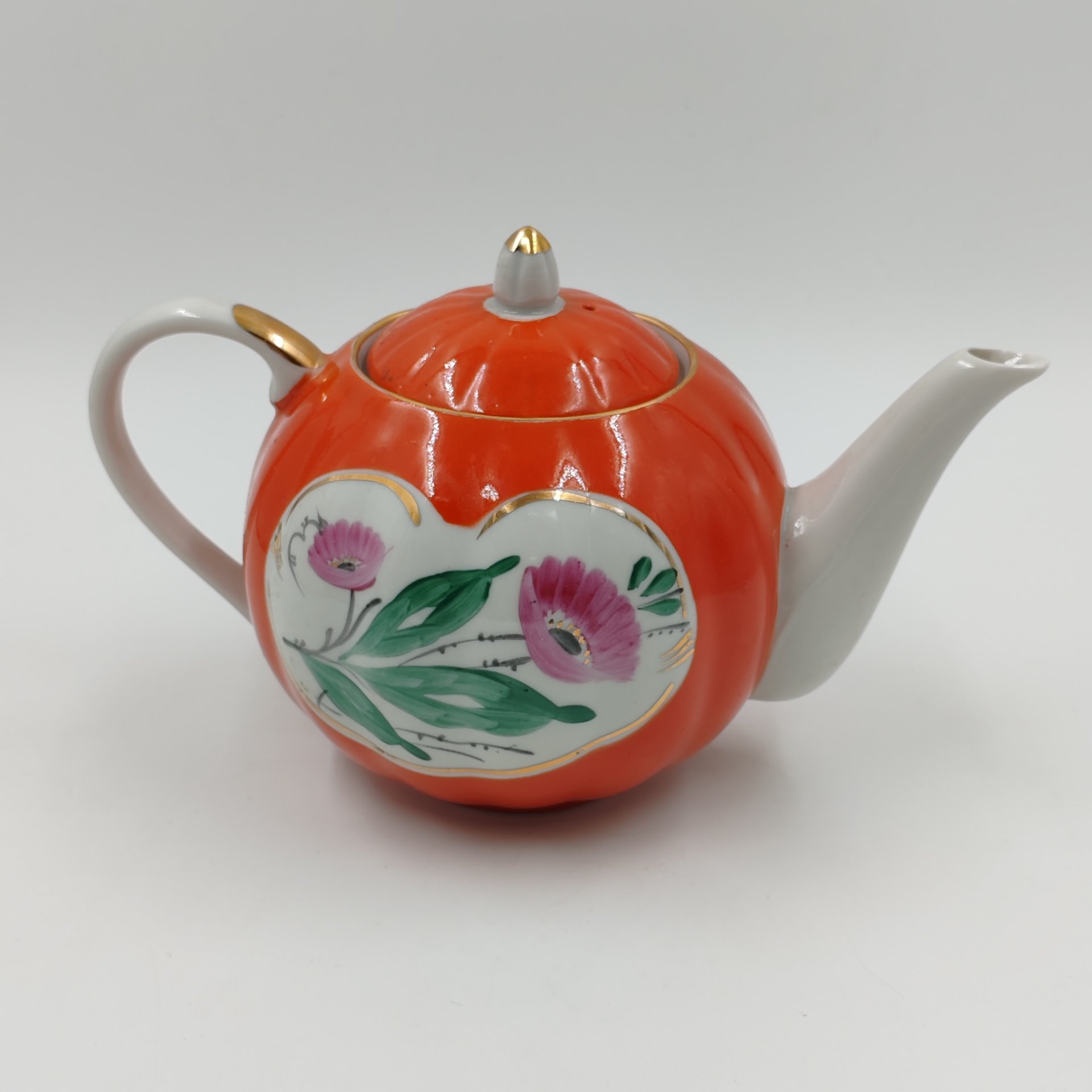 Чайник заварочный с цветочным орнаментом, фарфор, роспись, золочение, Дулевский фарфоровый завод (Дулёво), Дулевский фарфоровый завод (Дулёво)