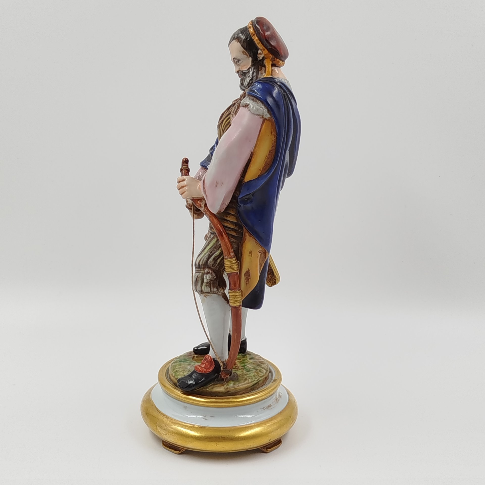 Статуэтка "Лучник натягивающий тетиву", Capodimonte (Каподимонте)