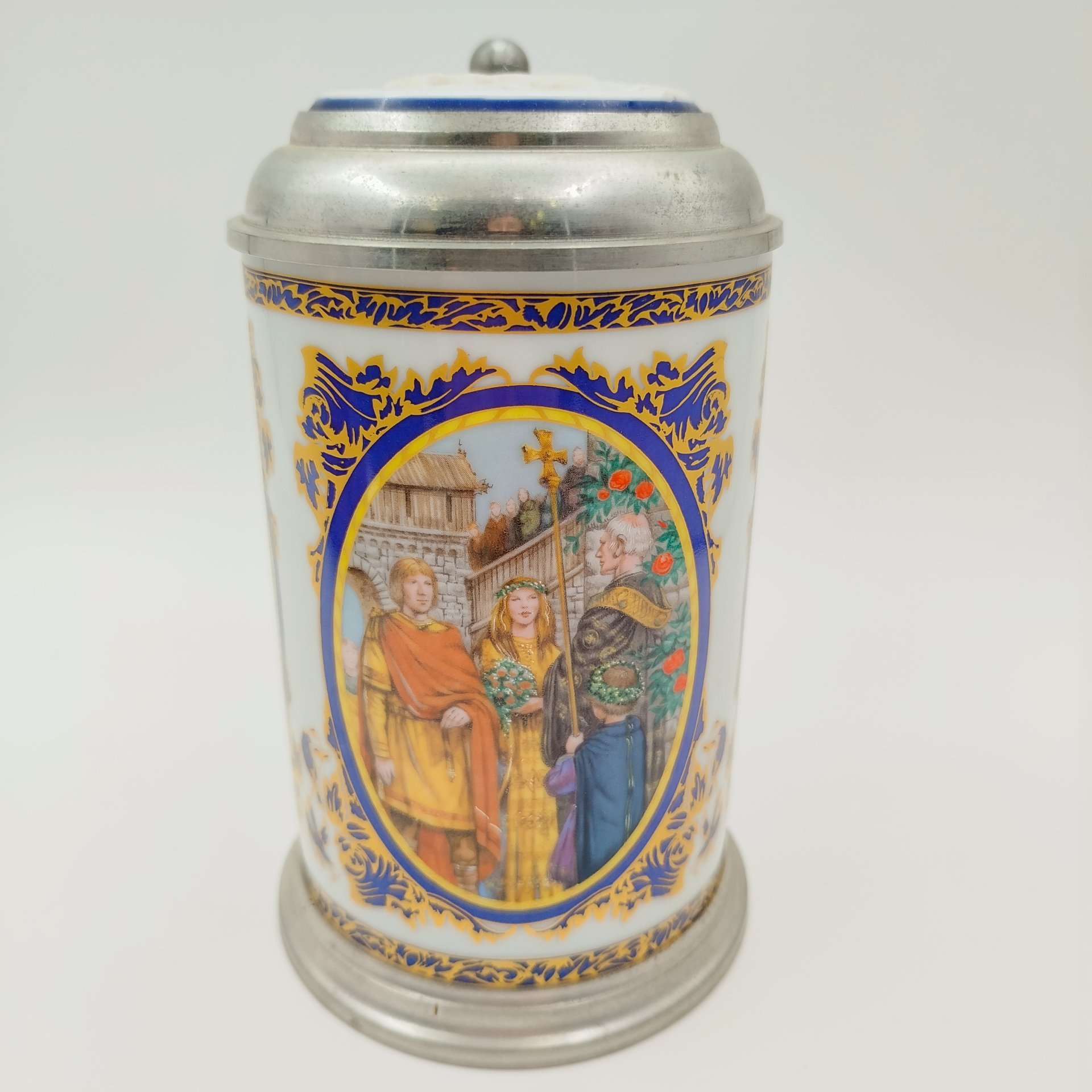 Кружка пивная, украшенная изображением сцен из оперы "Лоэнгрин" Рихарда Вагнера, фарфор, металл, деколь, Villeroy & Boch, Германия, 1970-1990 гг.