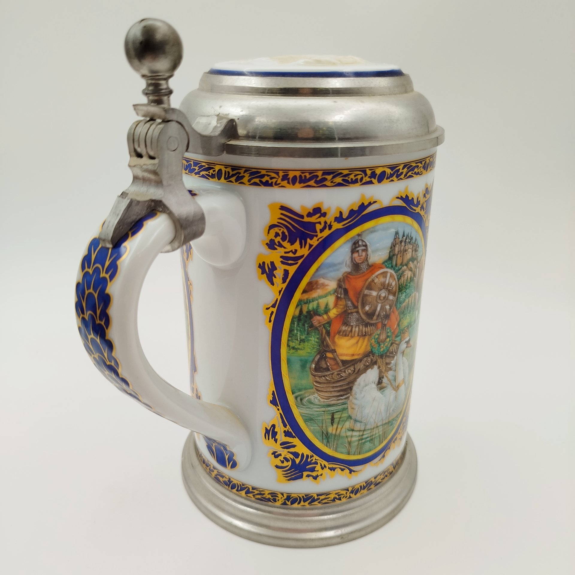 Кружка пивная, украшенная изображением сцен из оперы "Лоэнгрин" Рихарда Вагнера, фарфор, металл, деколь, Villeroy & Boch, Германия, 1970-1990 гг.