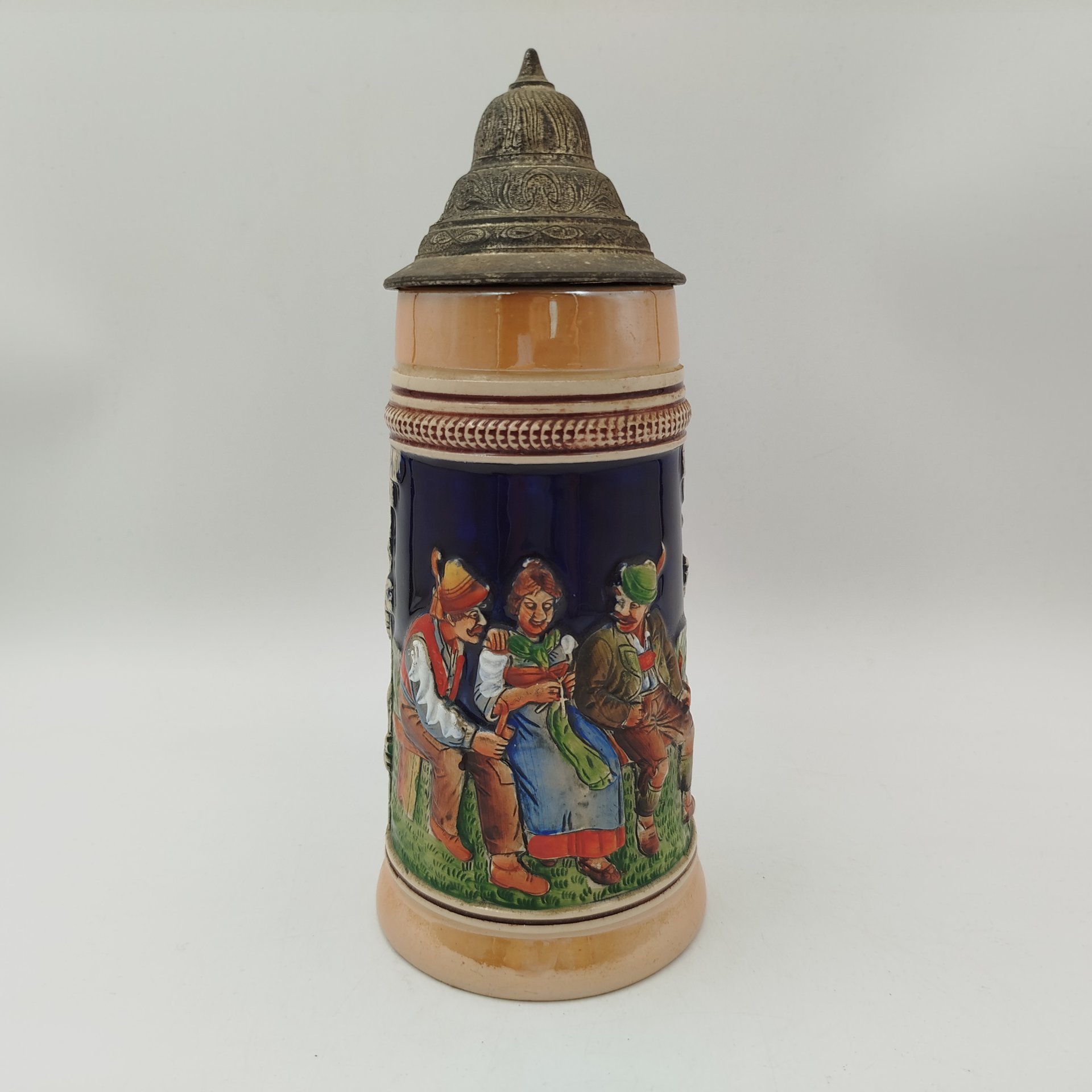 Кружка пивная с крышкой, украшенная деревенской сценой, керамика, олово, роспись, Original King, Германия, 1970-1990 гг.