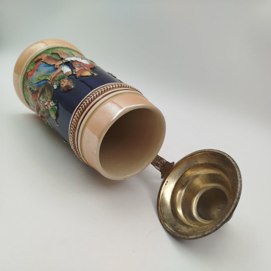 Кружка пивная с крышкой, украшенная деревенской сценой, керамика, олово, роспись, Original King, Германия, 1970-1990 гг.