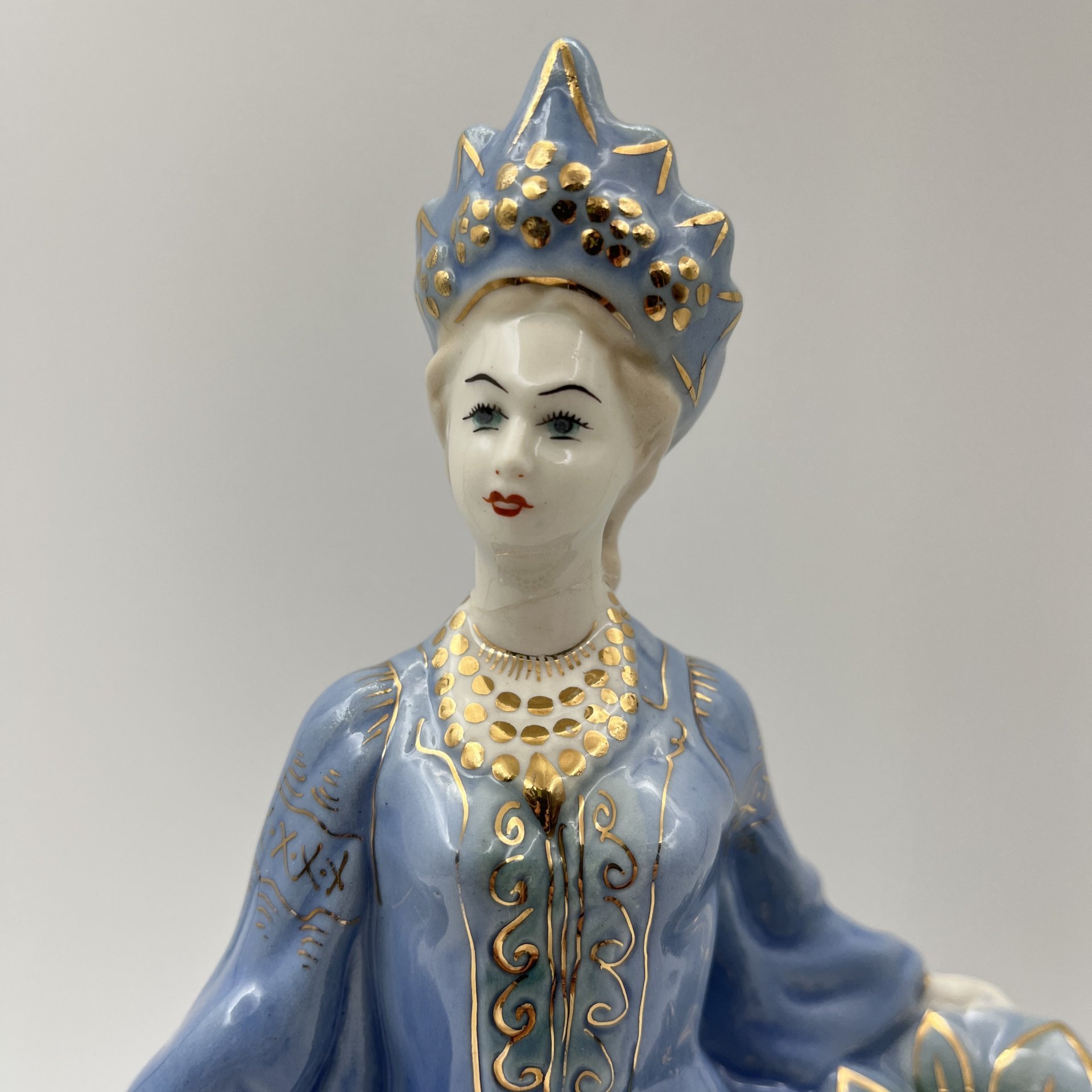 Статуэтка "Хозяйка медной горы", скульптор Л. Н. Шушканова