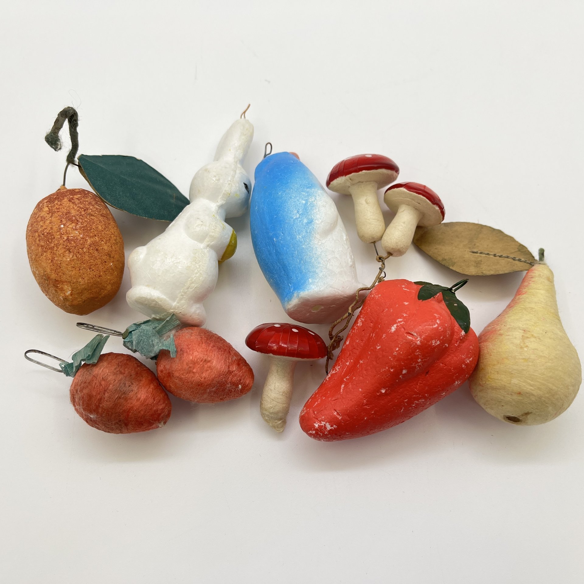 Набор ёлочных игрушек разных форм, вата, пенопласт, роспись, СССР, 1960-1990 гг.