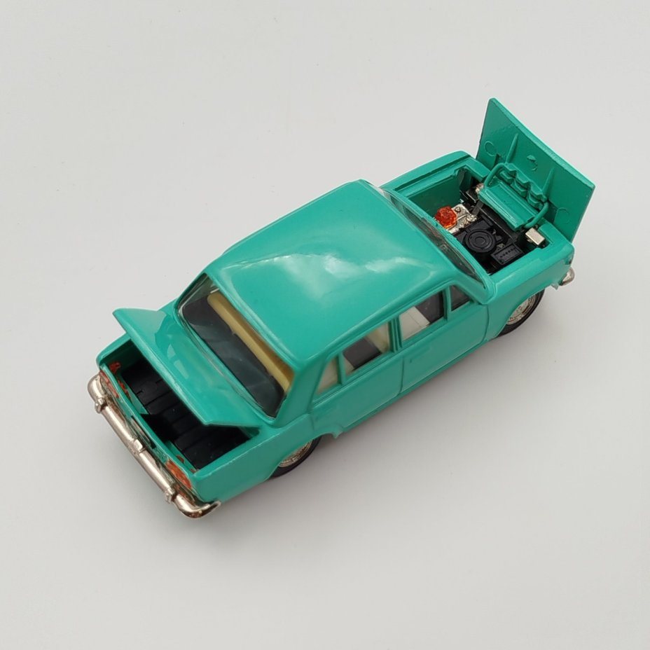 Модель автомобиля ВАЗ-2101 (модель А9 1:43), металл, пластик, СССР, 1980-1990 гг.