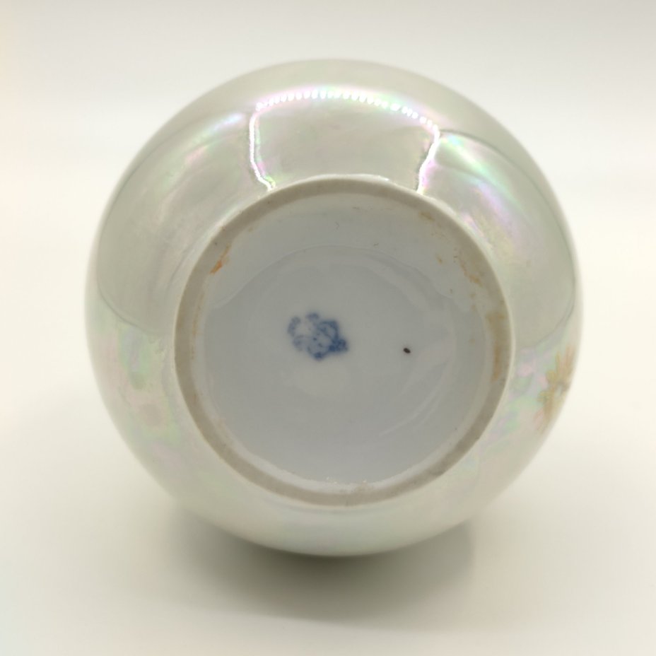 Ваза "Мадонна", фарфор, люстр, деколь, золочение, Aelteste Volkstedt, Германия, 1945-1980 гг.