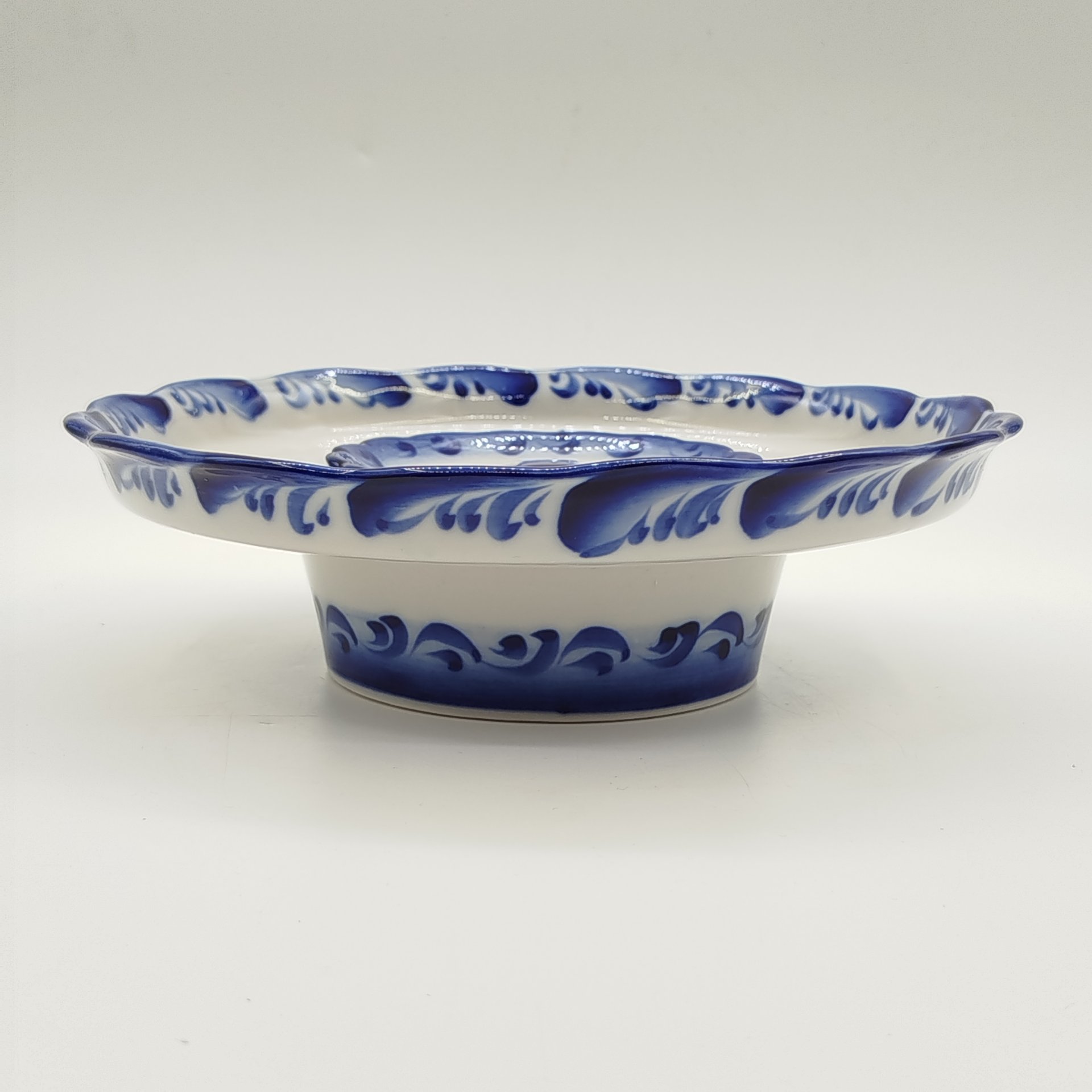 Ваза-подставка для цветов (роуз-боул, rose-bowl), фарфор, роспись, Гжельская фарфоровая мануфактура «Галактика», Российская Федерация, 1990-2015 гг.