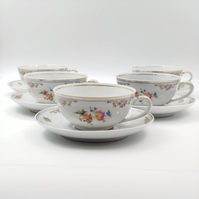 Набор из пяти больших чайных пар с цветочным декором