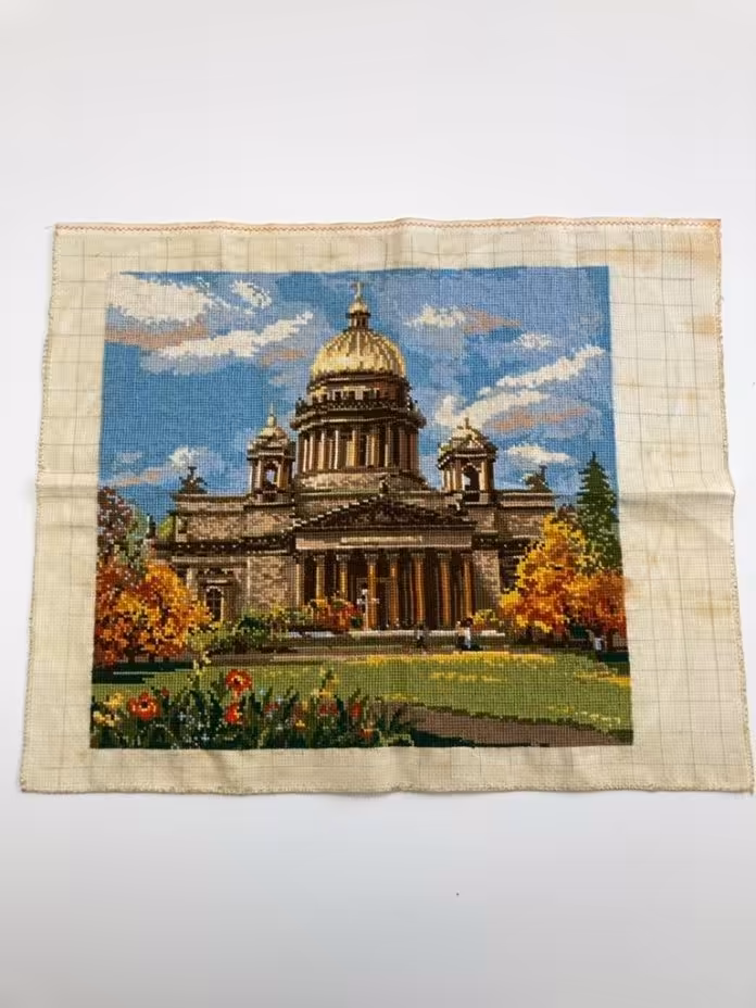 Салфетка с вышивкой