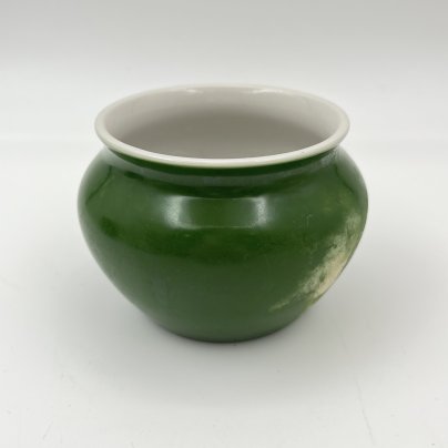Горшочек зеленого цвета (для сметаны или соли), фарфор, крытье, Дмитровский фарфоровый завод (ДФЗ Вербилки), СССР, 1954-1965 гг.