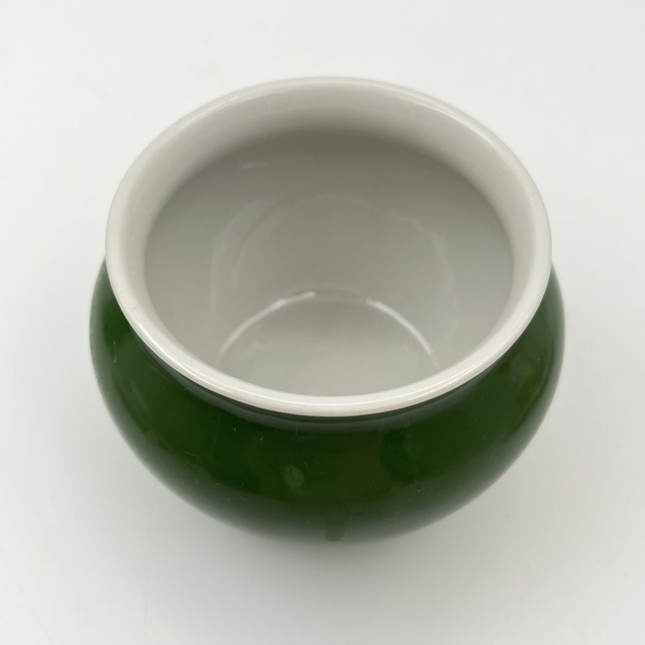 Горшочек зеленого цвета (для сметаны или соли), фарфор, крытье, Дмитровский фарфоровый завод (ДФЗ Вербилки), СССР, 1954-1965 гг.