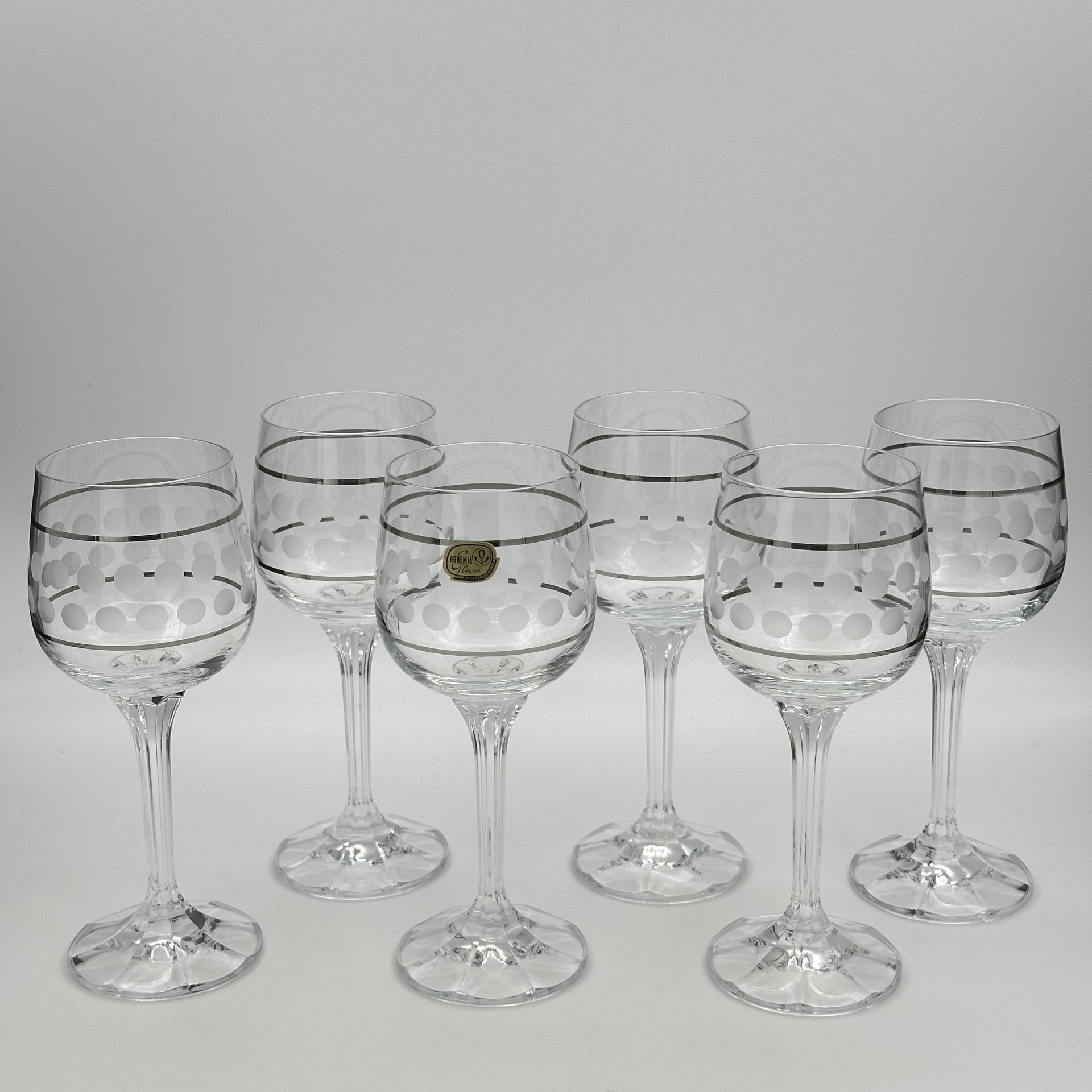 Набор бокалов на фигурной ножке на 6 персон, украшенные декором "горошек", Bohemia Glass