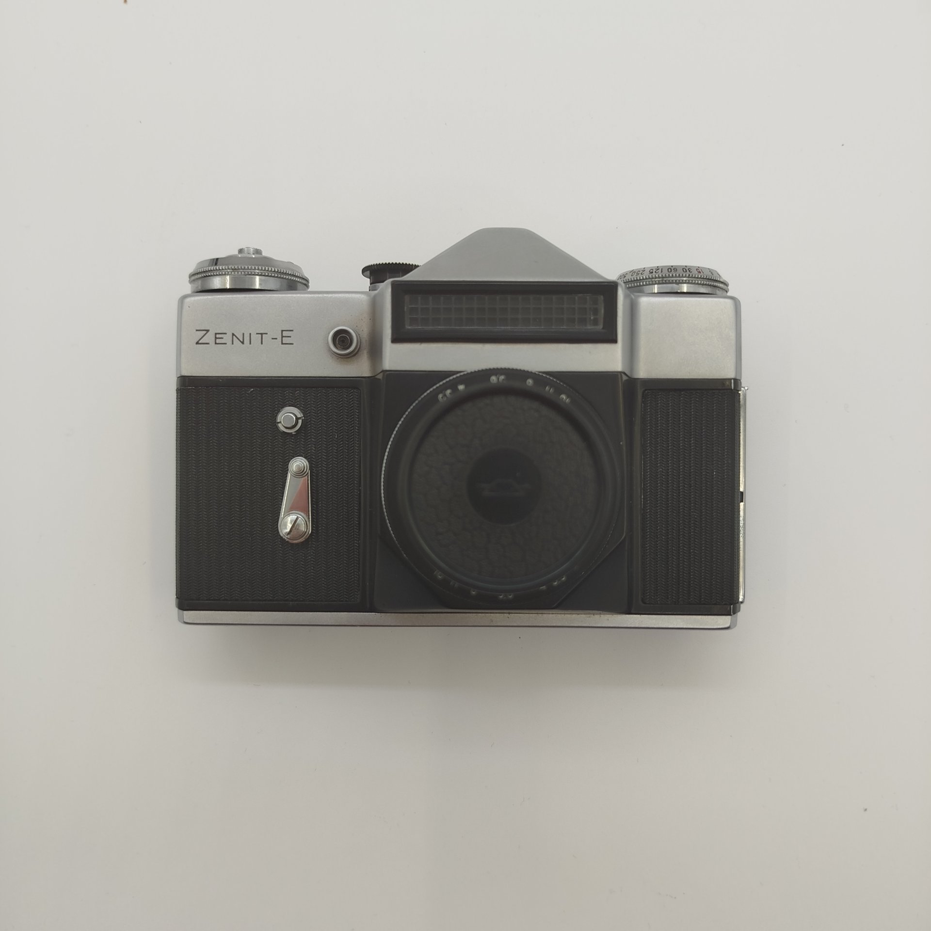 Фотоаппарат пленочный "Зенит-Е" с объективом "Индустар-50-2" в оригинальном кофре, металл, кожа, пластик, стекло, Красногорский механический завод (КМЗ), СССР, 1965-1981 гг.