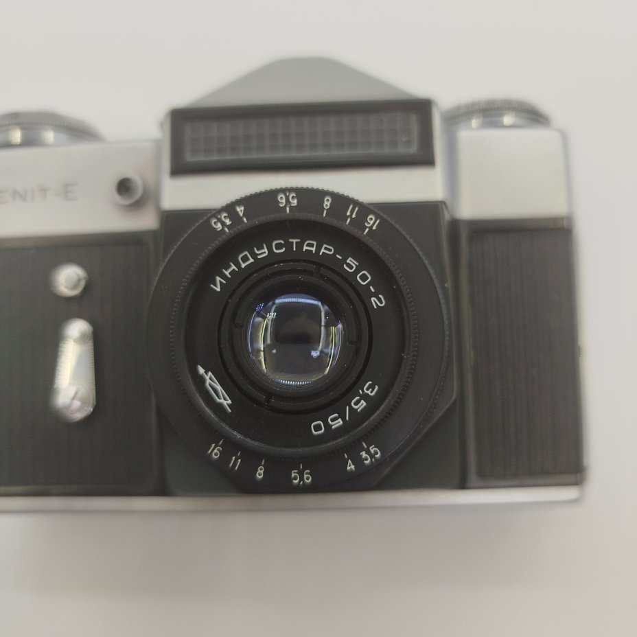 Фотоаппарат пленочный "Зенит-Е" с объективом "Индустар-50-2" в оригинальном кофре, металл, кожа, пластик, стекло, Красногорский механический завод (КМЗ), СССР, 1965-1981 гг.