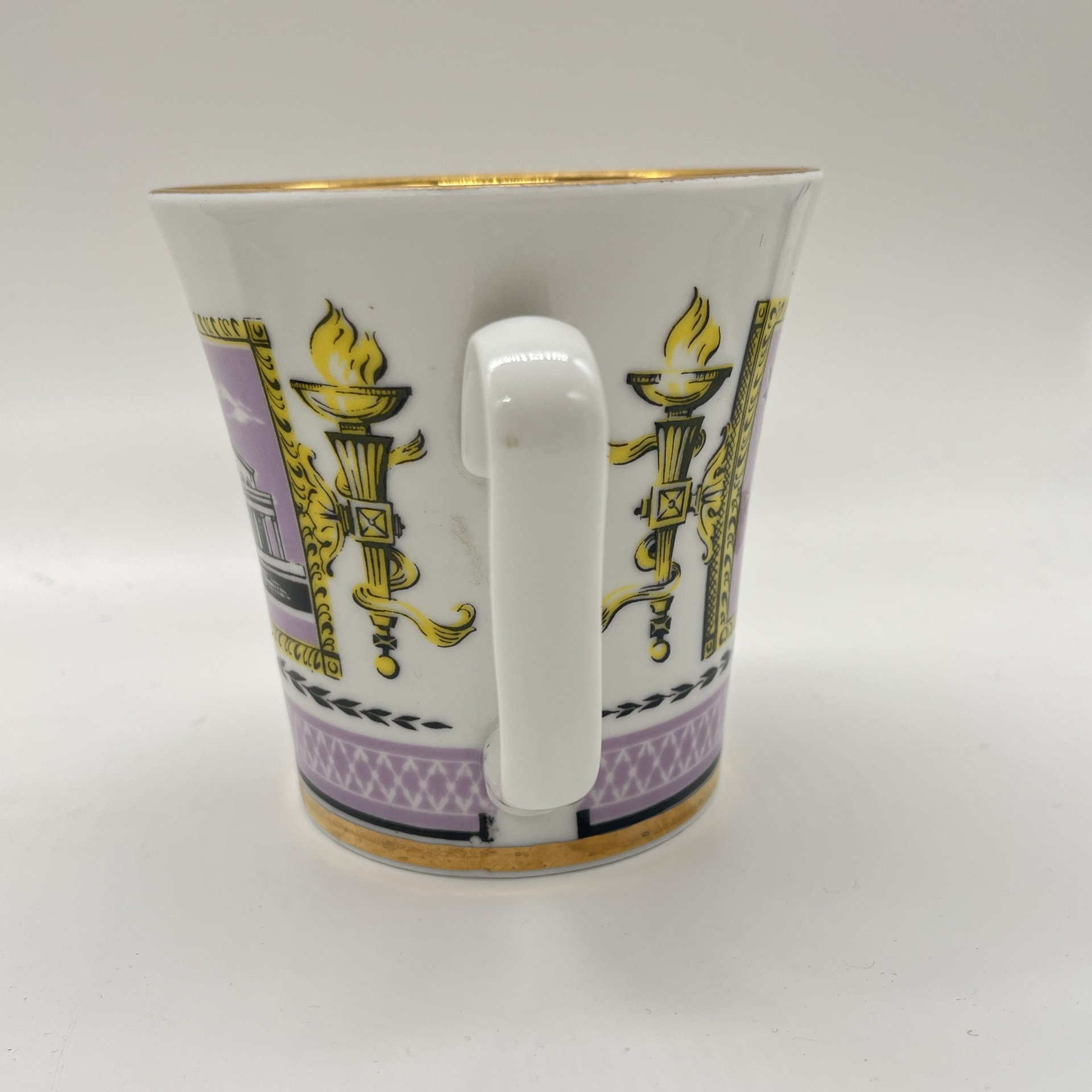 Чашка из чайной пары "Стрелка Васильевского острова" (форма "Ленинградская"), фарфор, деколь, золочение, Ленинградский фарфоровый завод (ЛФЗ), СССР, 1970-1986 гг.