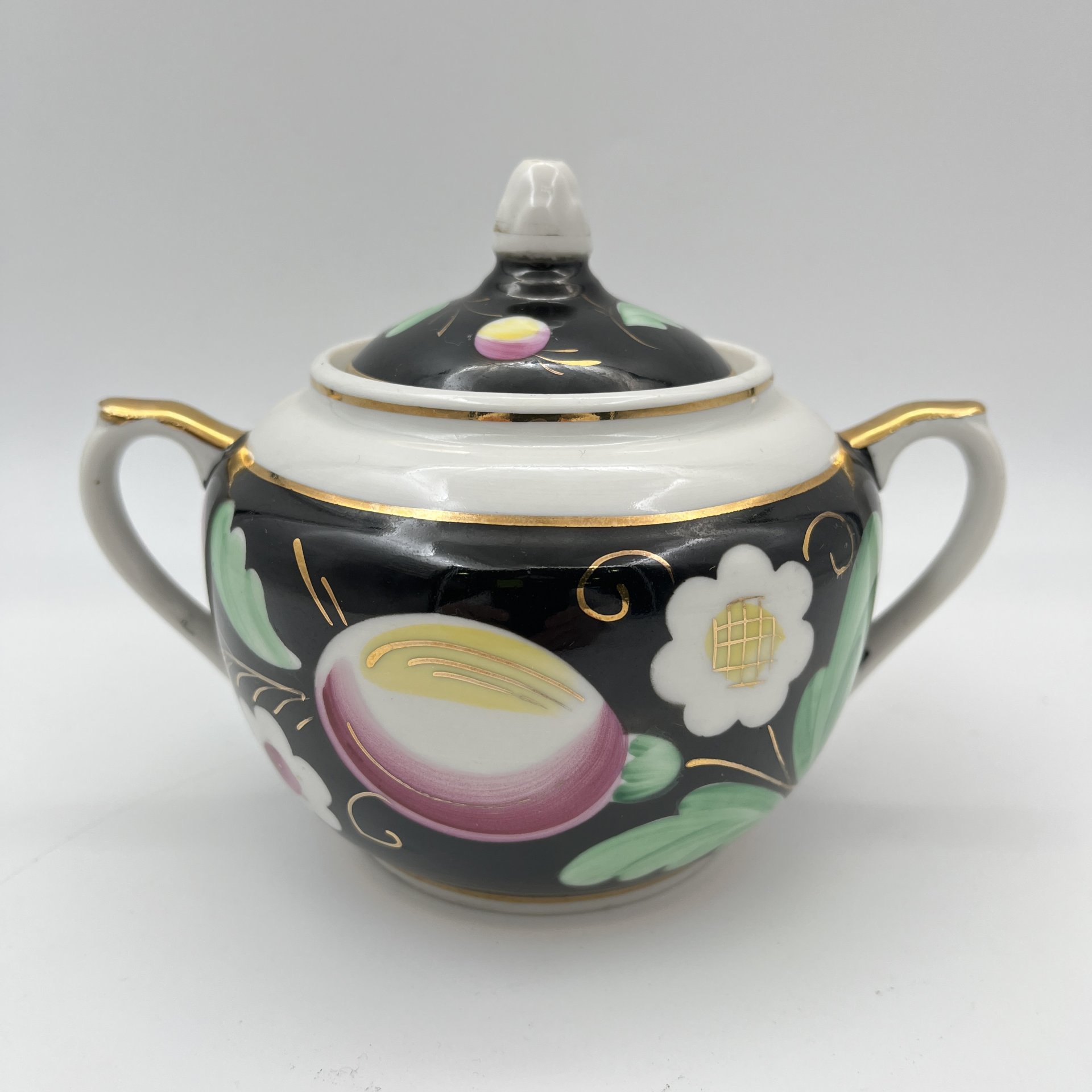 Сахарница из сервиза "Слива", автор А.А.Чекулина