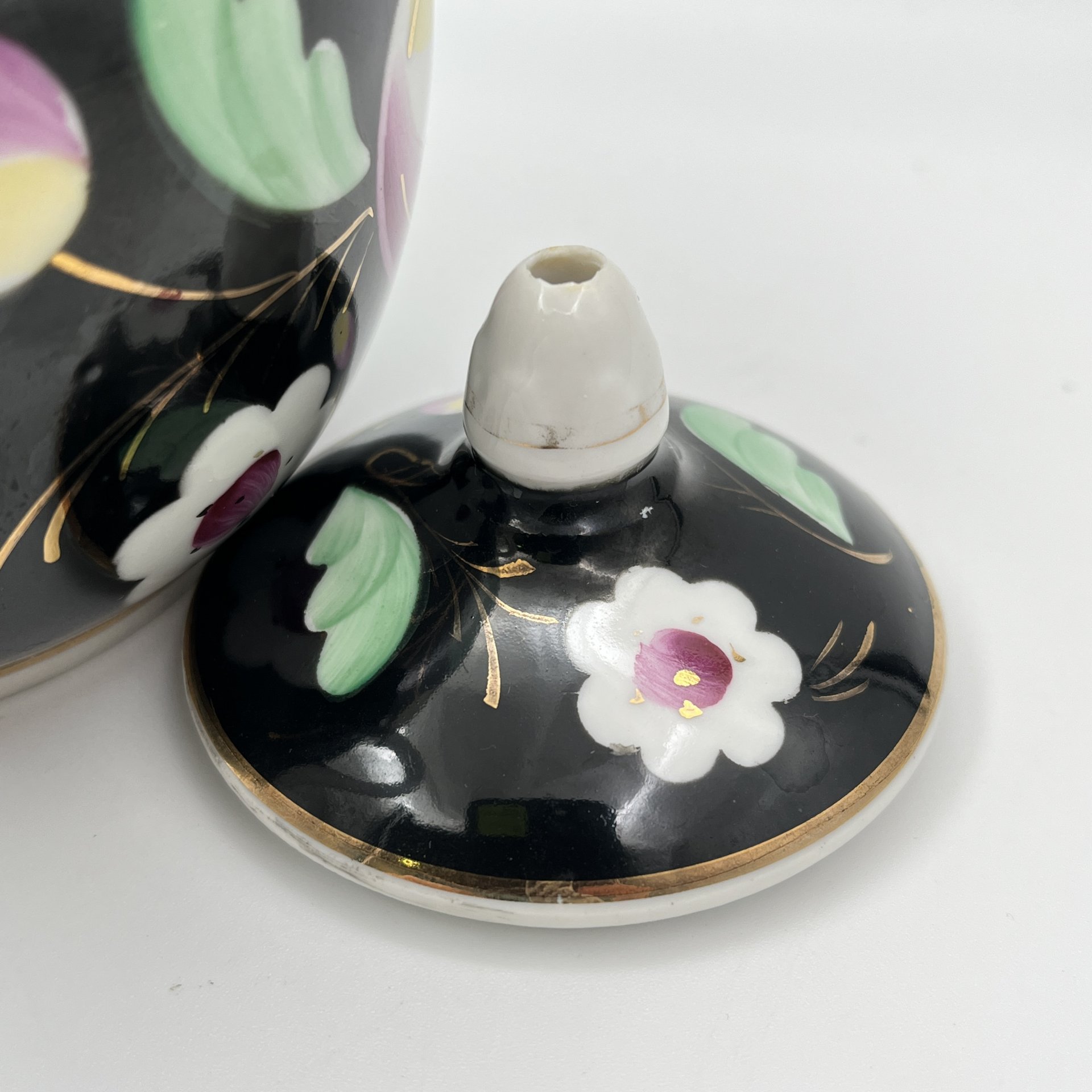 Сахарница из сервиза "Слива", автор А.А.Чекулина