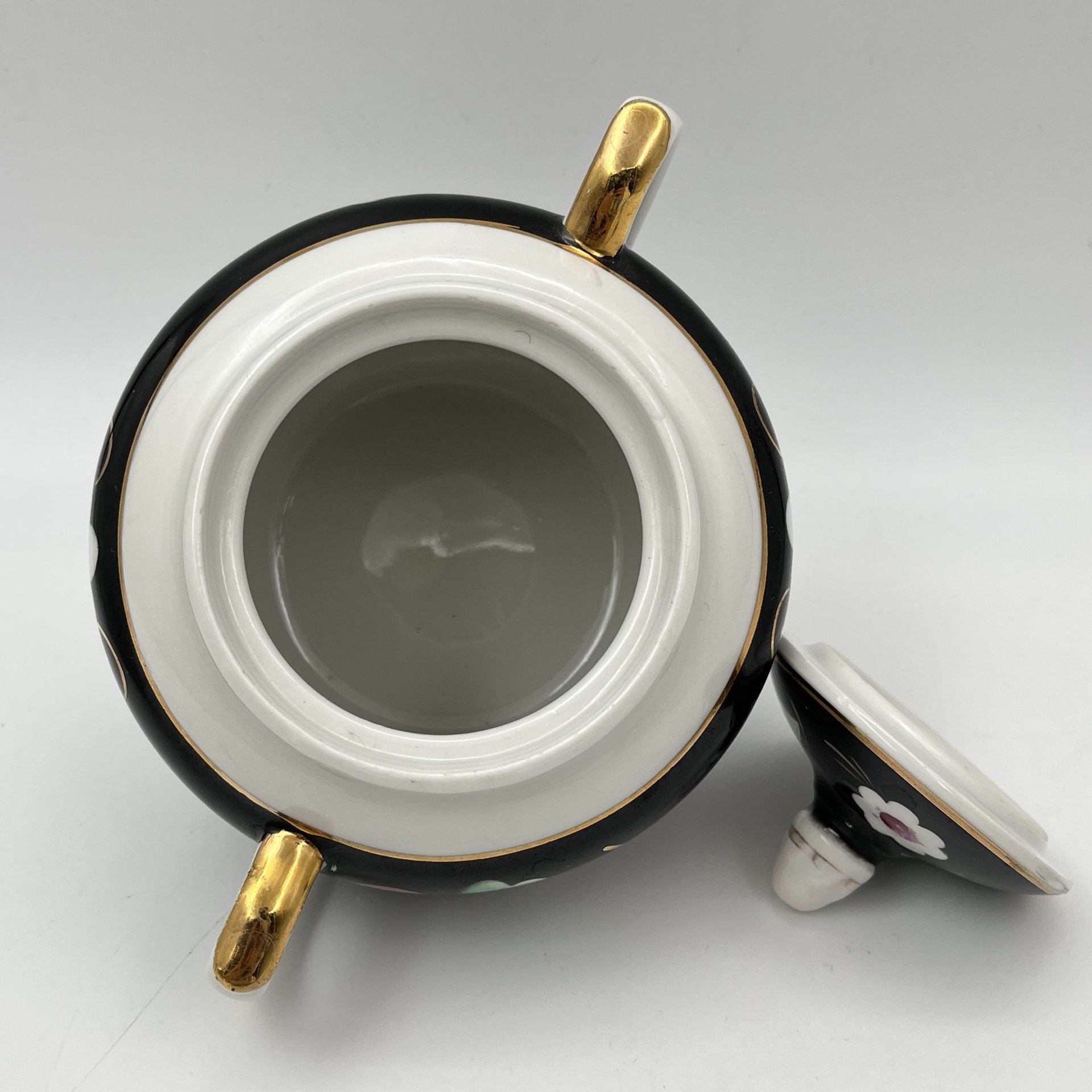 Сахарница из сервиза "Слива", автор А.А.Чекулина