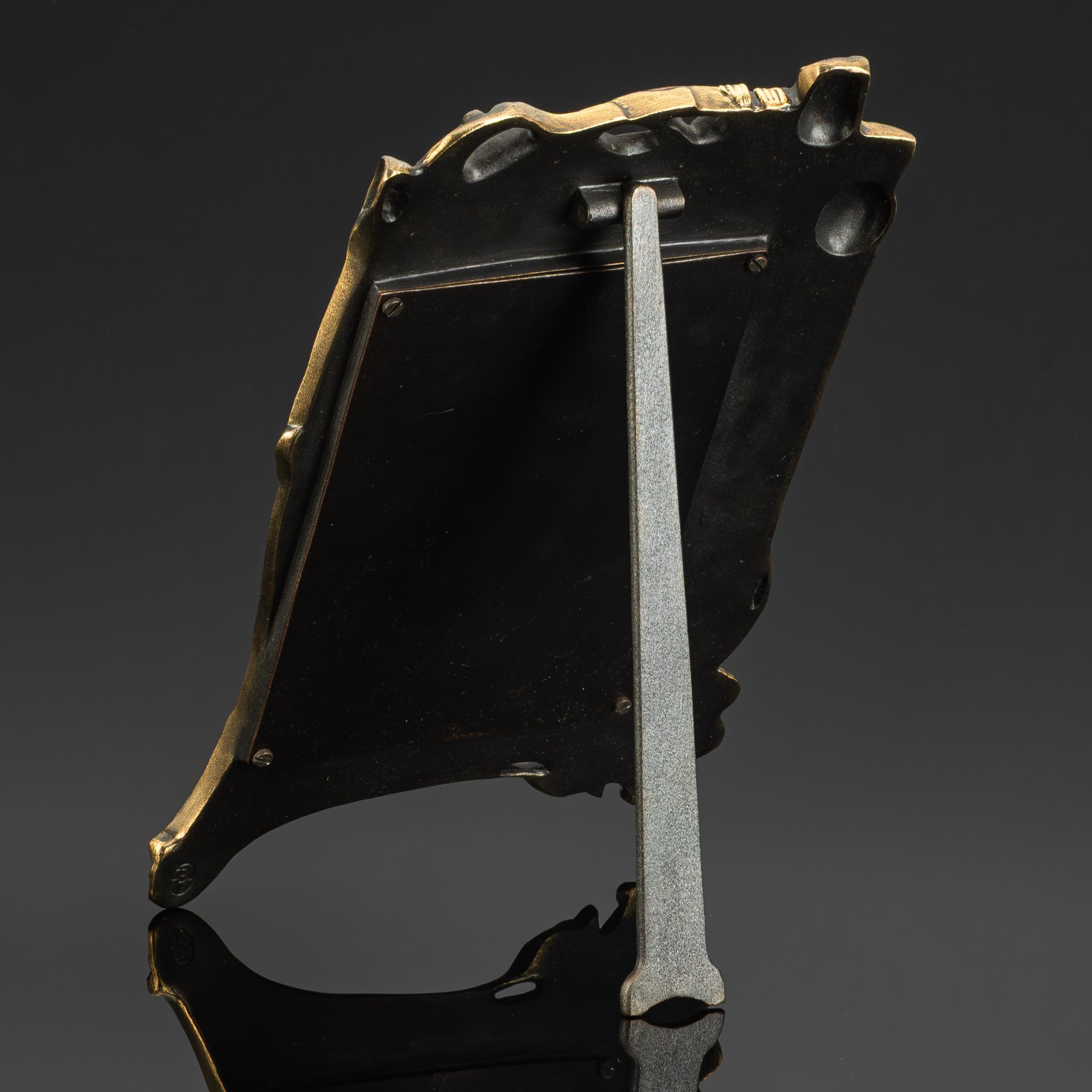 Зеркало "Дева с цветами"