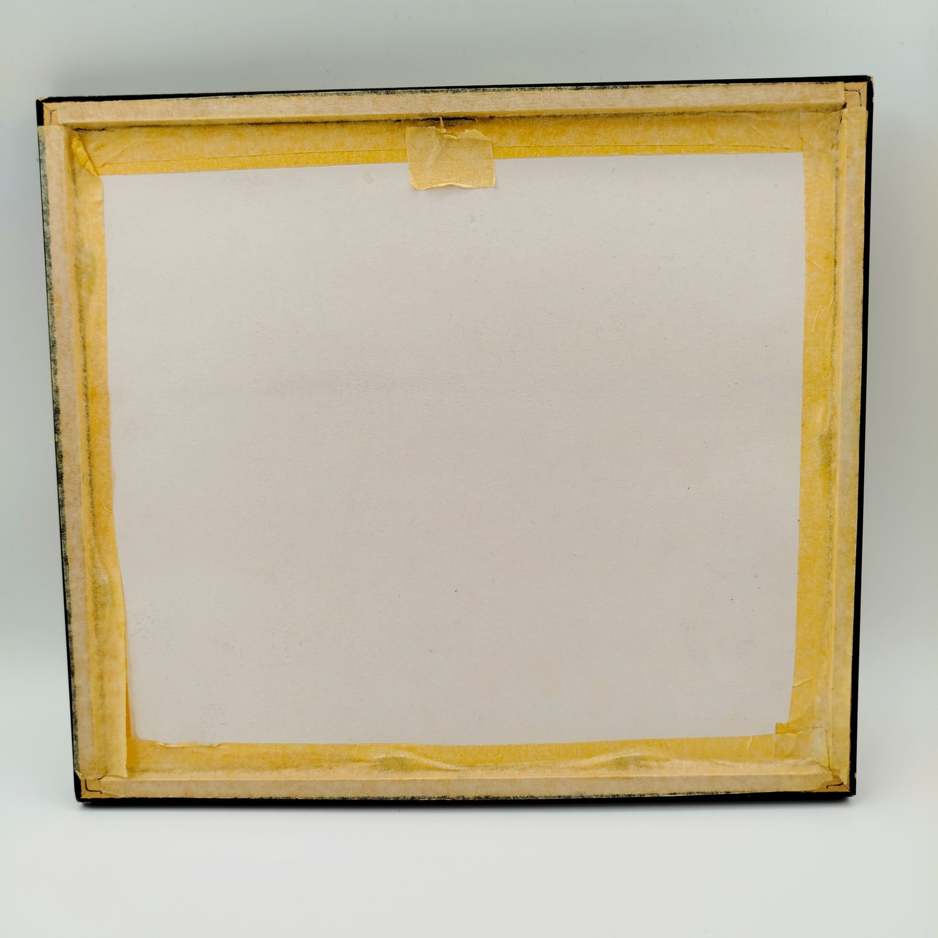 Пейзаж с видом средневековых ворот в Старый город Дубровника, оформленный в раму, неизвестный художник (подпись неразборчива), бумага, акварель с подрисовкой ручкой, дерево, Хорватия, 2000-2010 гг.