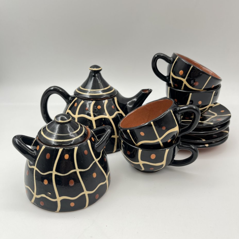 Чайно-кофейных сервиз, украшенный узорами (10 предметов), керамика, роспись