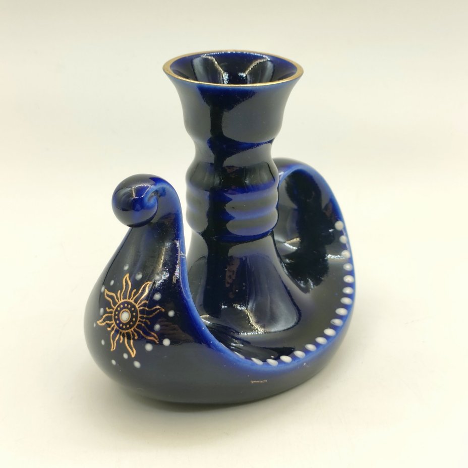 Подсвечник в виде масляной лампы, фарфор, крытье кобальтом, роспись, золочение, Бронницкий завод фарфоровых изделий «Возрождение», СССР, 1980-1990 гг.