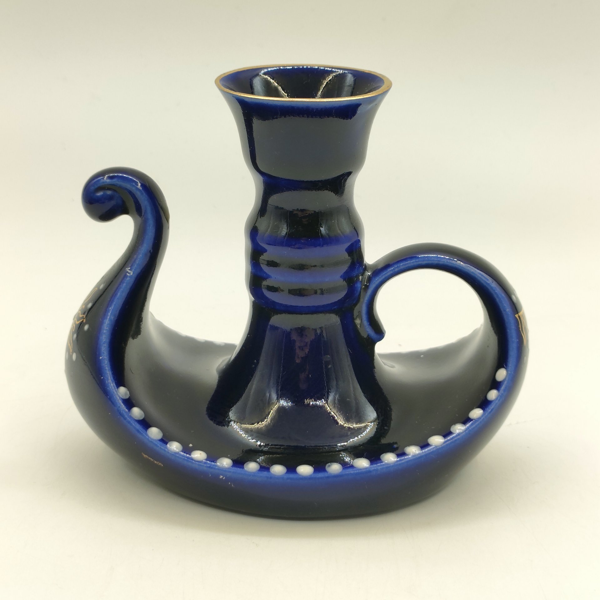 Подсвечник в виде масляной лампы, фарфор, крытье кобальтом, роспись, золочение, Бронницкий завод фарфоровых изделий «Возрождение», СССР, 1980-1990 гг.