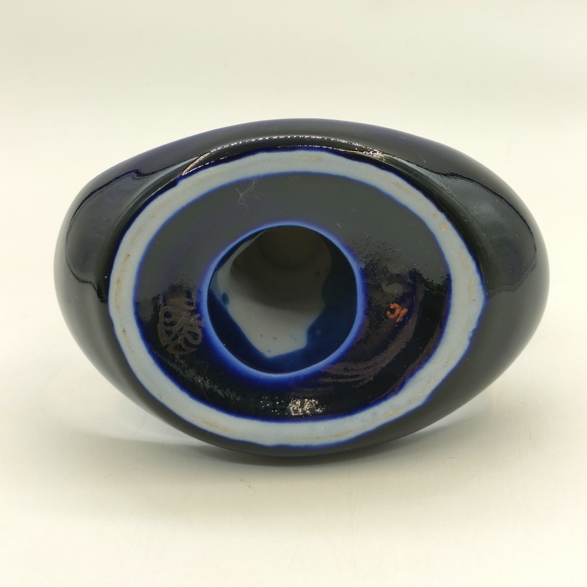 Подсвечник в виде масляной лампы, фарфор, крытье кобальтом, роспись, золочение, Бронницкий завод фарфоровых изделий «Возрождение», СССР, 1980-1990 гг.