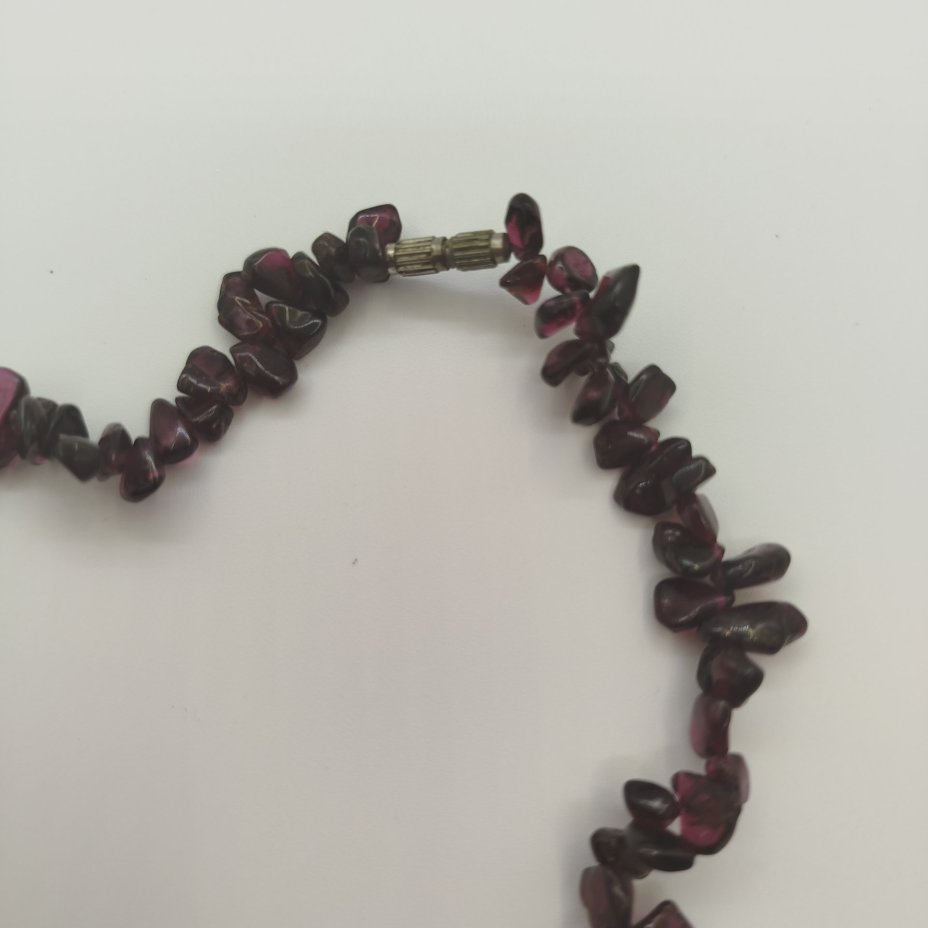 Бусы с бусинами разной формы