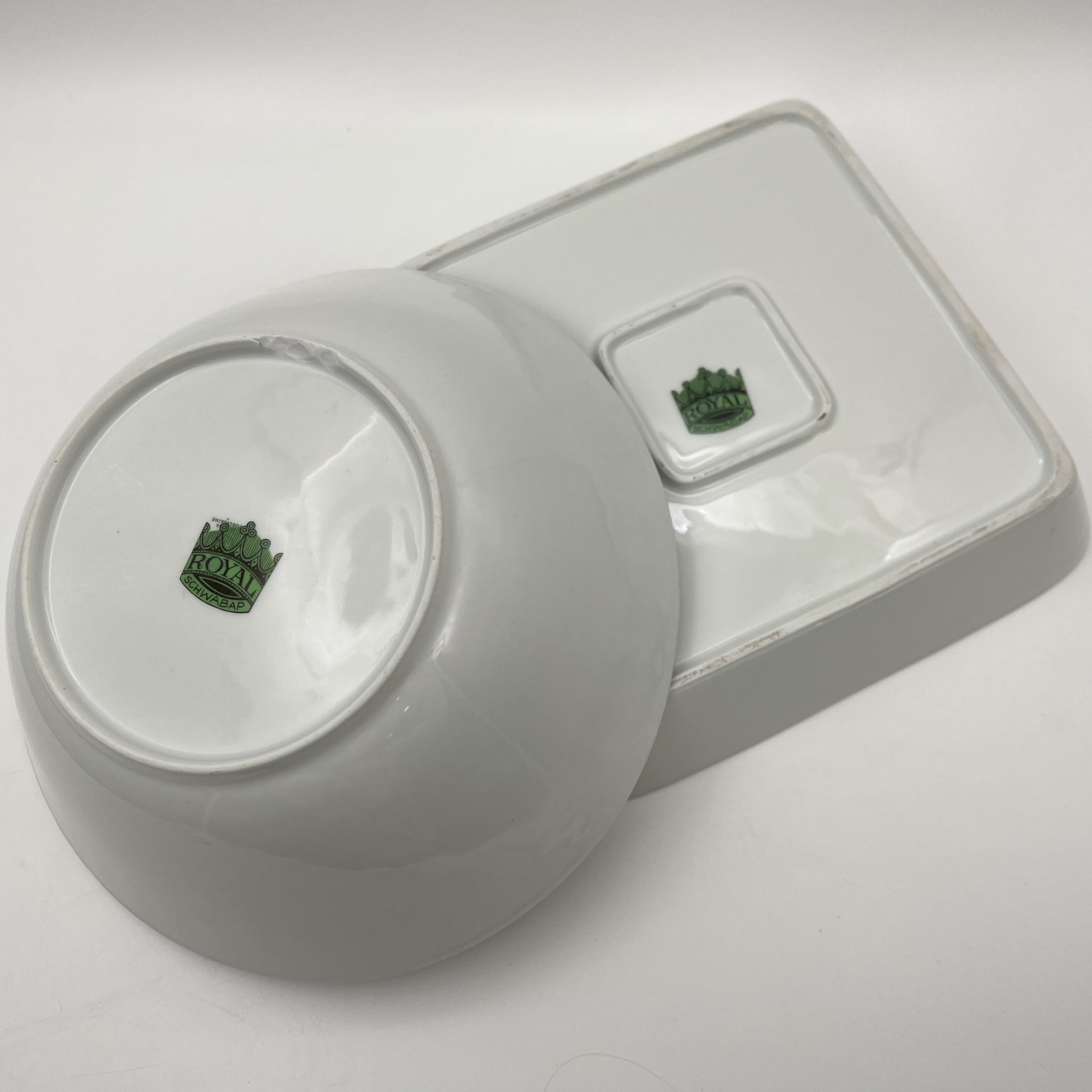 Салатник и блюдо, украшенные изображением галантной сцены, Royal Schwabap, фарфор, деколь, Нидерланды, 1970-1990 гг.