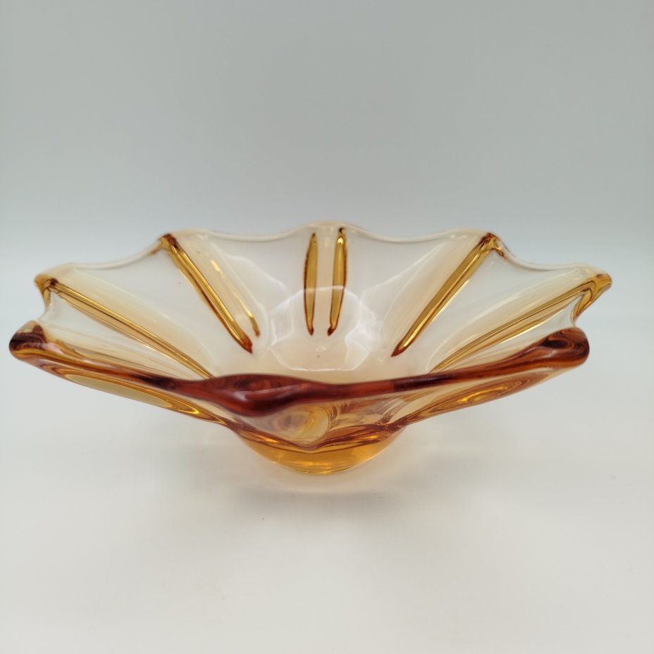 Конфетница (вазочка) медового цвета, хрусталь, цветной, Ленинградский завод художественного стекла (ЛЗХС), СССР, 1960-1990 гг.