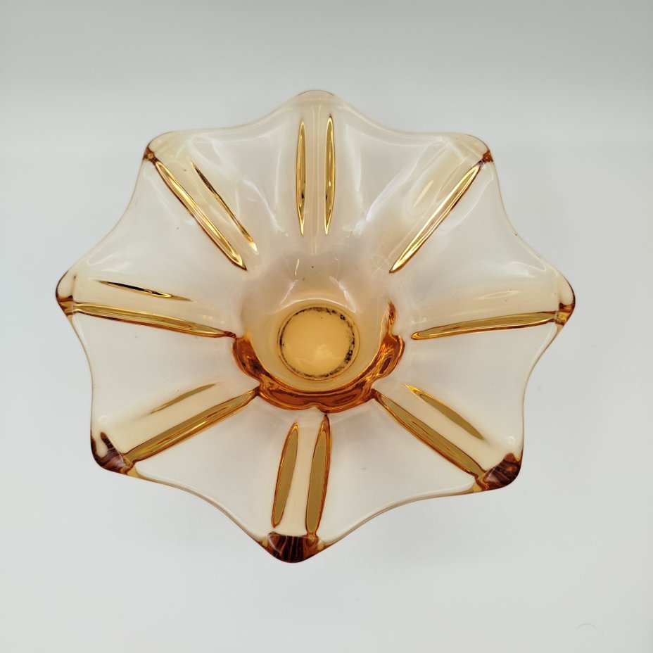 Конфетница (вазочка) медового цвета, хрусталь, цветной, Ленинградский завод художественного стекла (ЛЗХС), СССР, 1960-1990 гг.