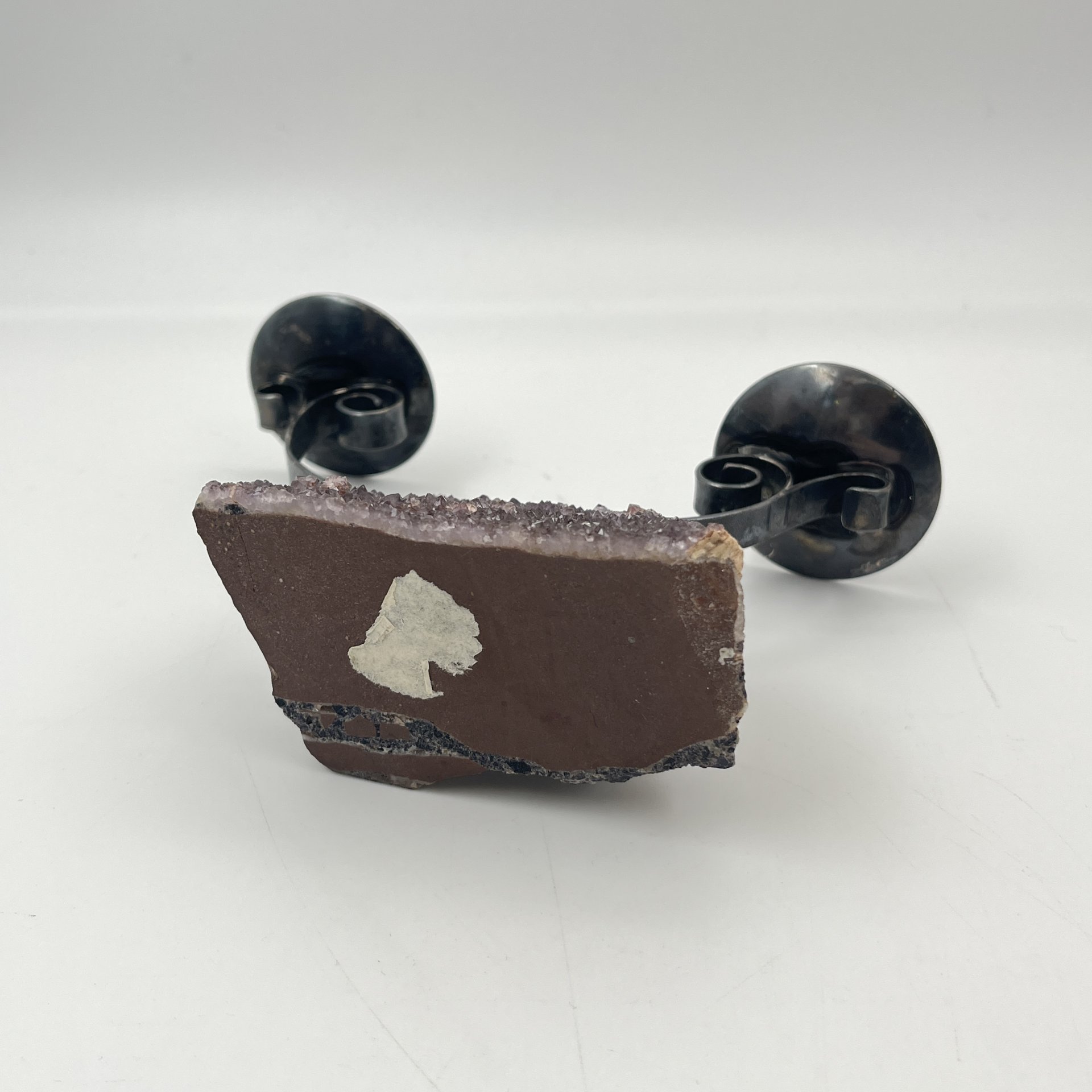 Подсвечник на две свечи, установленный на друзе аметиста, металл, натуральный камень (аметист), Россия, 1990-2000 гг.