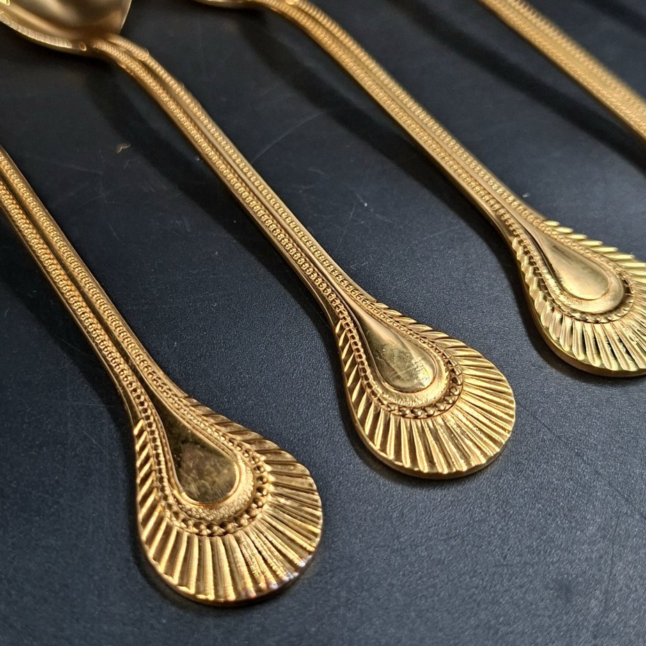 Набор из шести чайных ложек с фигурными черенками, металл, золочение, Таллинский ювелирный завод, СССР, 1970-1990 гг.