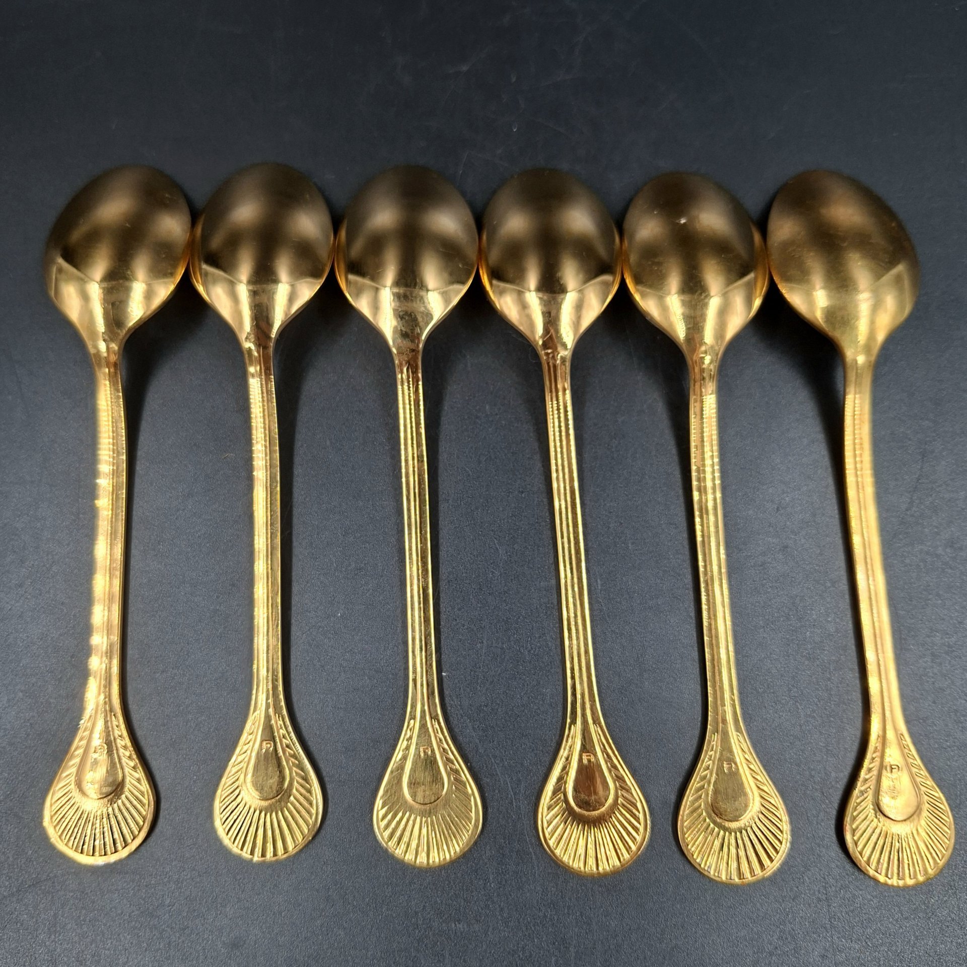 Набор из шести чайных ложек с фигурными черенками, металл, золочение, Таллинский ювелирный завод, СССР, 1970-1990 гг.
