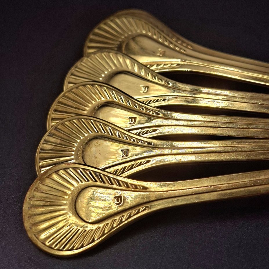 Набор из шести чайных ложек с фигурными черенками, металл, золочение, Таллинский ювелирный завод, СССР, 1970-1990 гг.