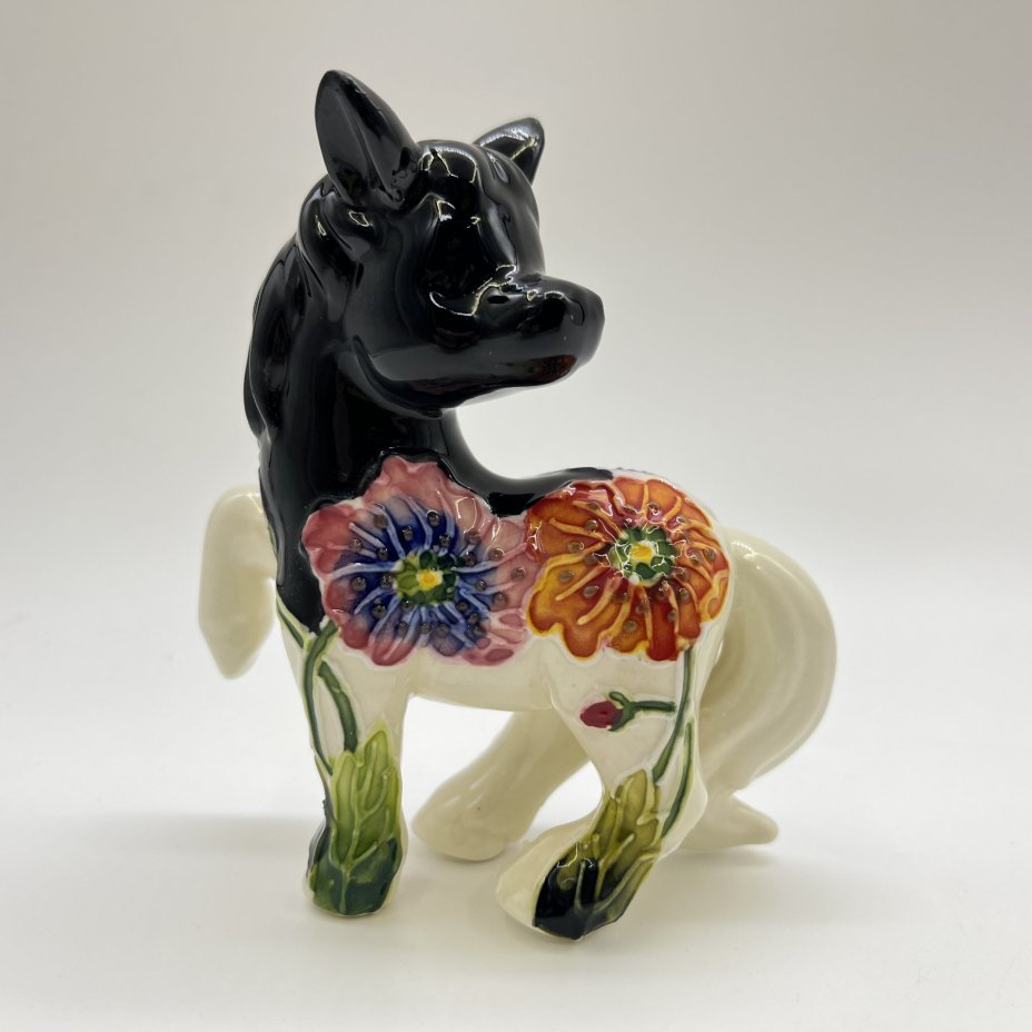 Статуэтка "Лошадка Маковка", фарфор, Pavone, Италия, 2025 г.