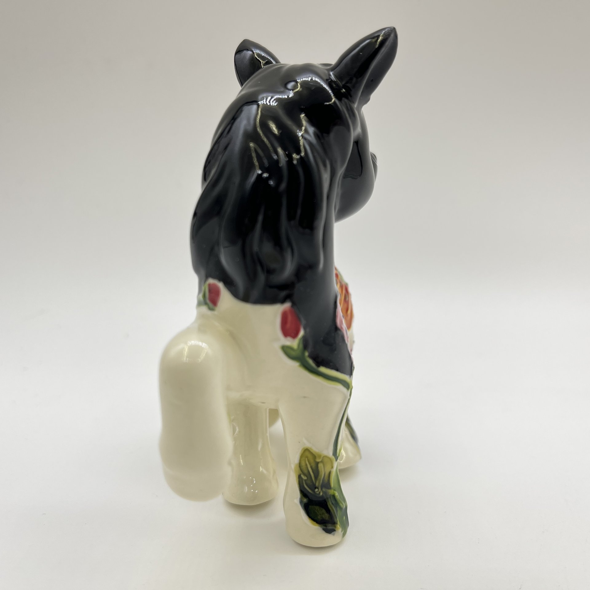 Статуэтка "Лошадка Маковка", фарфор, Pavone, Италия, 2025 г.