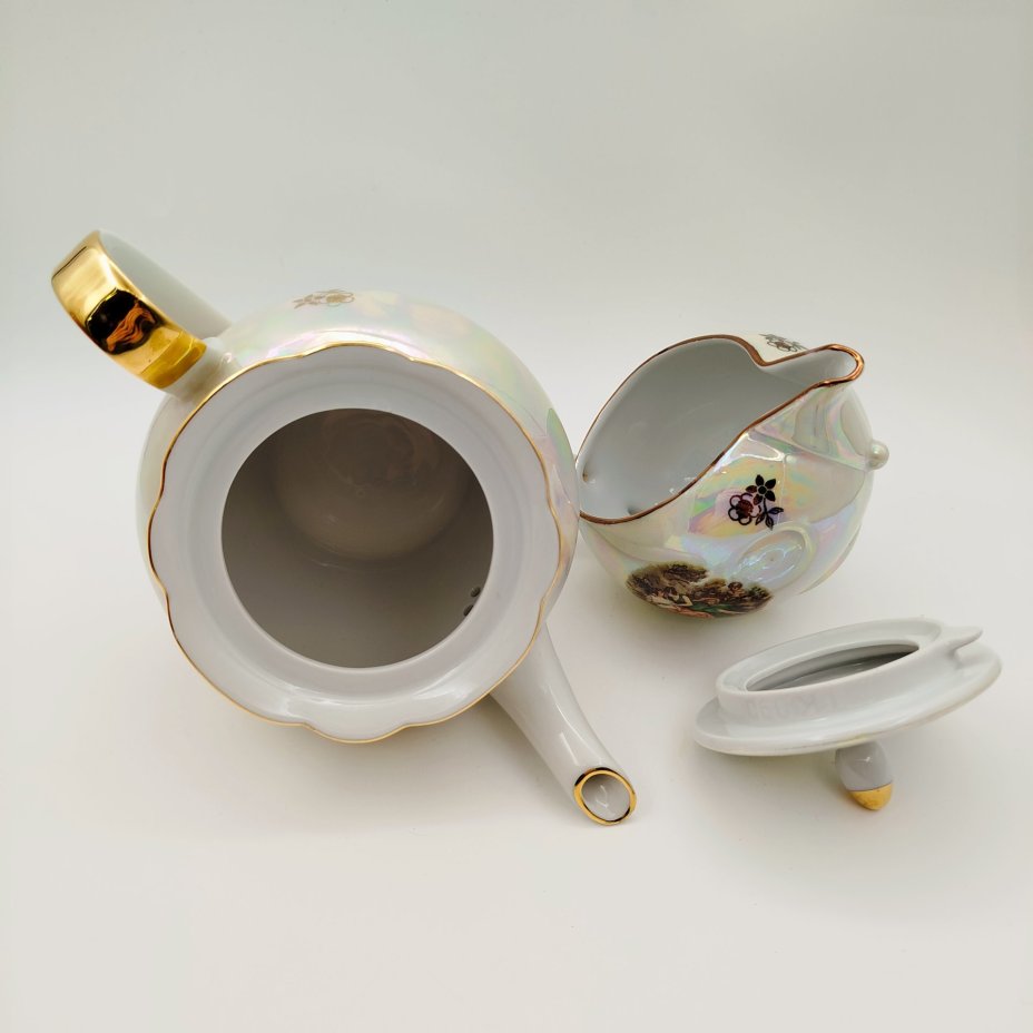 Набор для сервировки стола (чайник, молочник) "Мадонна"