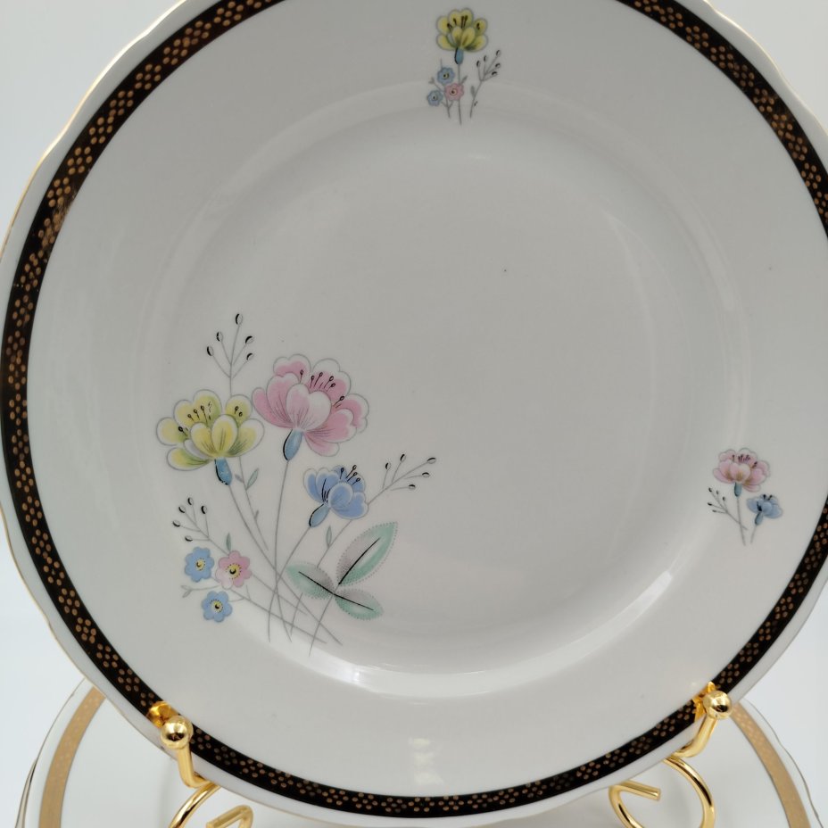 Набор обеденных тарелок с цветочным декором и золотистым кантом на 6 персон, фарфор, деколь, золочение, Porzellanfabrik Kalk (KPE), ГДР, 1950-1990 гг.
