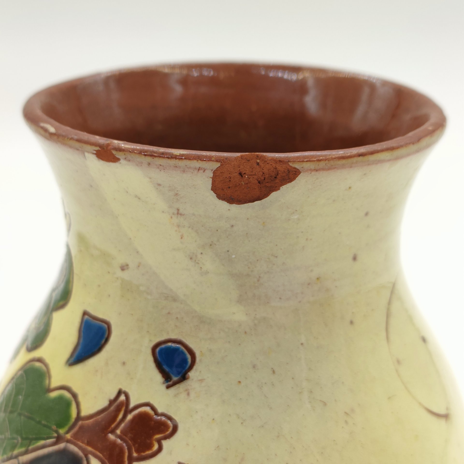 Вазочка с орнаментальным декором на тулове, Научно-экспериментальная керамическая станция (НЭКС), г. Алма-Ата