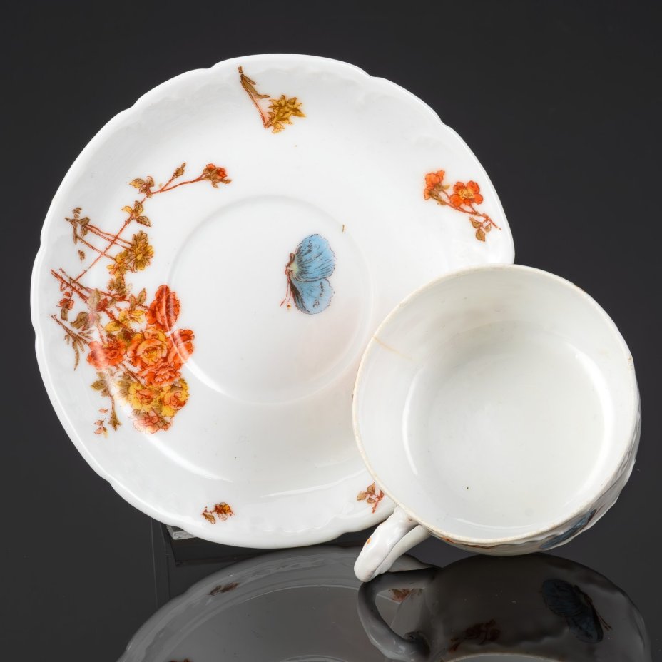 Пара кофейная с декором в виде цветов и бабочек, фарфор, деколь, золочение, Фарфоровый завод братьев Корниловых, Российская империя, 1884-1917 гг.