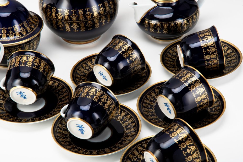 Сервиз чайный "Echt Kobalt" с ажурным орнаментом, на 6 персон, (16 предметов), фарфор, деколь, золочение, Graf Von Henneberg Porzellan, 1777 Jlmenau, Германия, 1977-1990 гг.