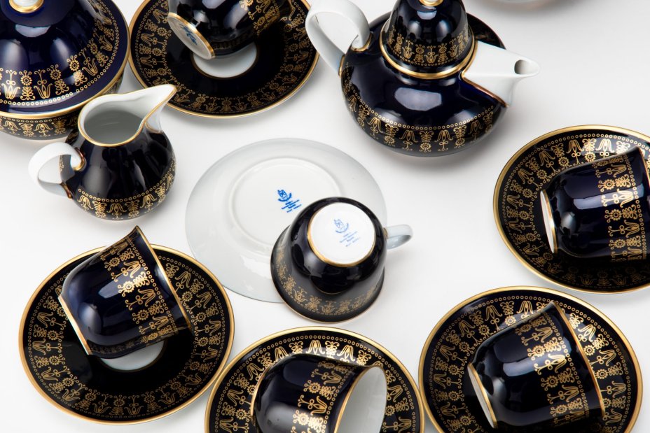 Сервиз чайный "Echt Kobalt" с ажурным орнаментом, на 6 персон, (16 предметов), фарфор, деколь, золочение, Graf Von Henneberg Porzellan, 1777 Jlmenau, Германия, 1977-1990 гг.