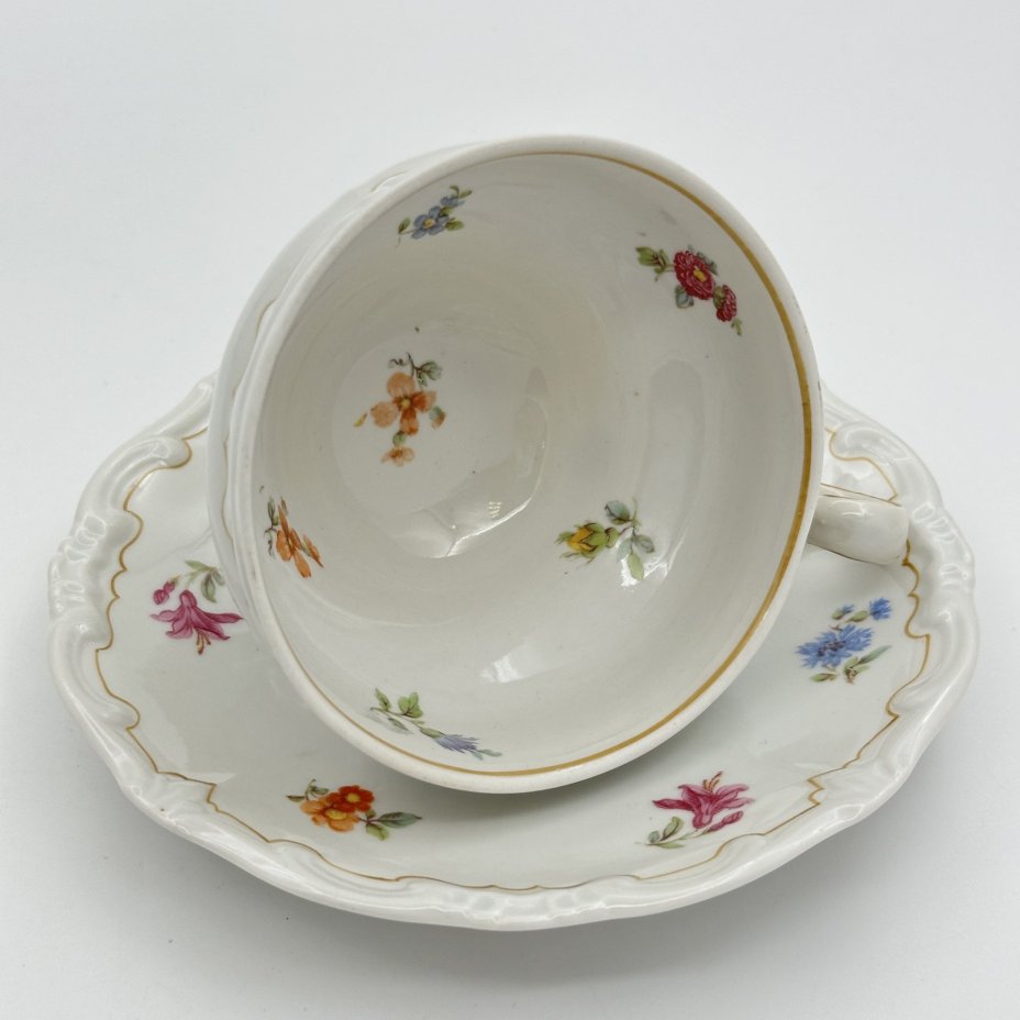 Чайная пара, украшенная цветочным узором (форма Katharina), Weimar Porzellan (Веймарский фарфор)
