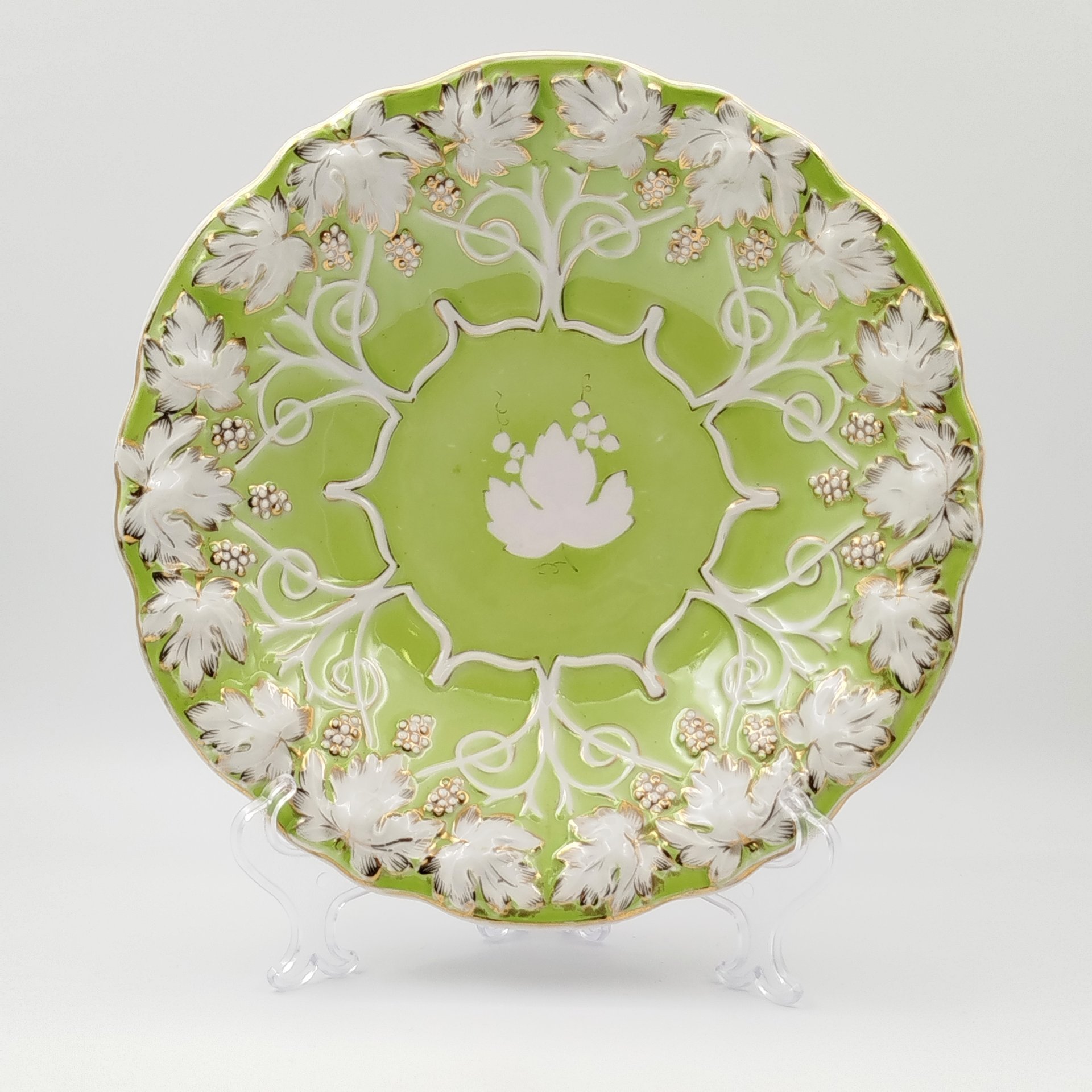 Блюдо сервировочное "Виноград" (зелёное), фарфор, крытье, золочение, Дулевский фарфоровый завод (Дулёво), СССР, 1956 г.