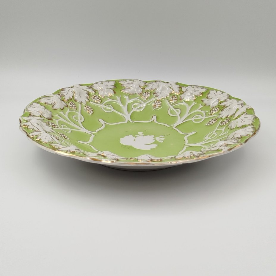 Блюдо сервировочное "Виноград" (зелёное), фарфор, крытье, золочение, Дулевский фарфоровый завод (Дулёво), СССР, 1956 г.