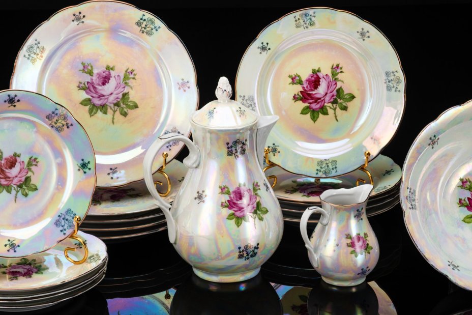 Набор предметов из сервиза "Розы" на 5 персон (18 предметов), фарфор, люстр, деколь, золочение, Kahla, Германия, 1960-1990 гг.